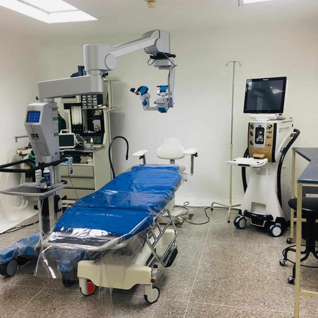 Nuestros quirófanos son de piso de granito, con placa de aferramiento debajo del mismo